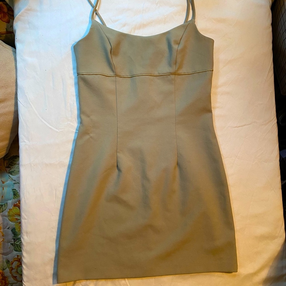 City triangles vintage green mini dress 🌱